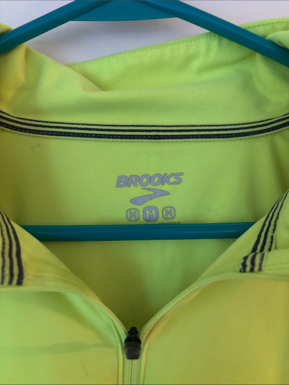 Brooks Men’s Neon Yellow and Blue Performance Pullover - Picture 2 of 6